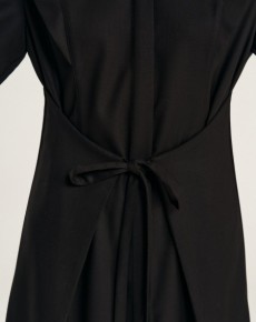 Платье рубашка с акцентными плечами