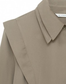 Платье рубашка с акцентными плечами