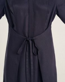 Платье рубашка с акцентными плечами