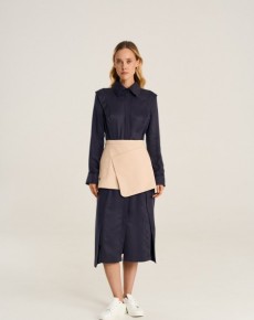 Платье рубашка с акцентными плечами