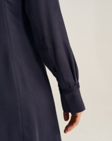 Платье рубашка с акцентными плечами