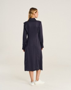 Платье рубашка с акцентными плечами