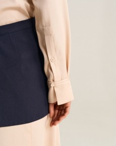 Платье рубашка с акцентными плечами