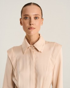 Платье рубашка с акцентными плечами